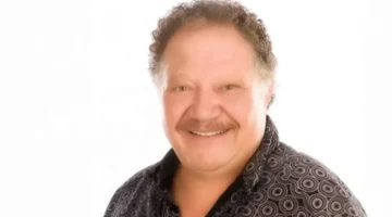 أسرار يحيى الفخراني.. كيف ساعدته دراسة الطب في الوصول إلى قمة الفن؟